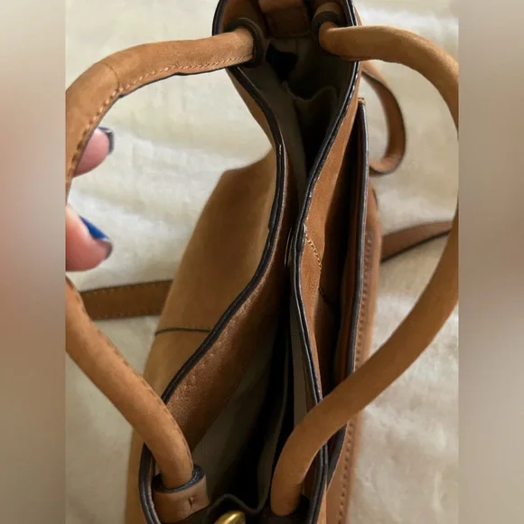 💼 Lucky Brand Suede Leather Small Crossbody Bag (Like New)💼 - Picture 8 of 13